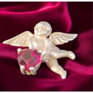 925 Cherub with Red Stone